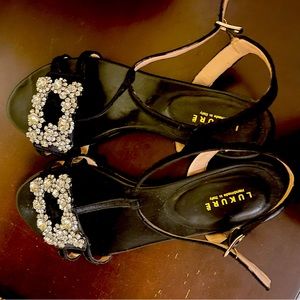 Lukure dressy sandals. Size 38.